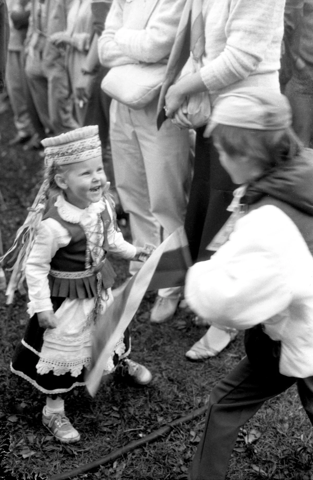 Vaikai „Roko maršo“ renginyje Biržuose, 1988 m. liepos 28 d. Nuotrauka nėra dabartinės Vaiko dienos minėjimas.